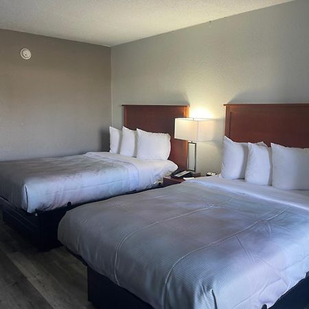 Quality Inn Fayetteville Near Fort Bragg Ngoại thất bức ảnh
