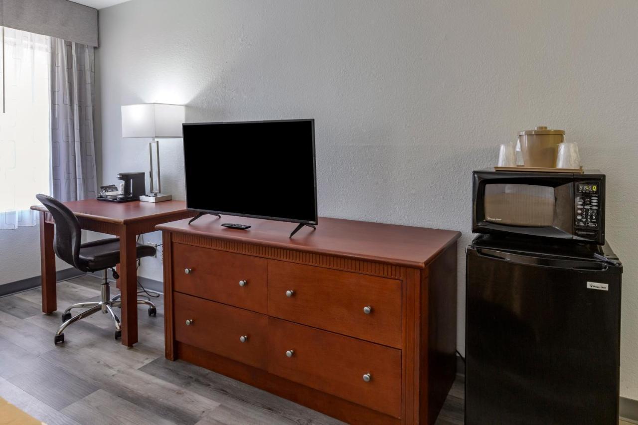 Quality Inn Fayetteville Near Fort Bragg Ngoại thất bức ảnh