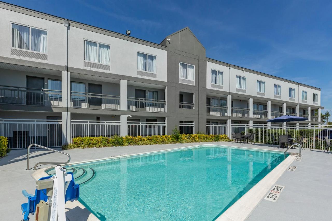 Quality Inn Fayetteville Near Fort Bragg Ngoại thất bức ảnh