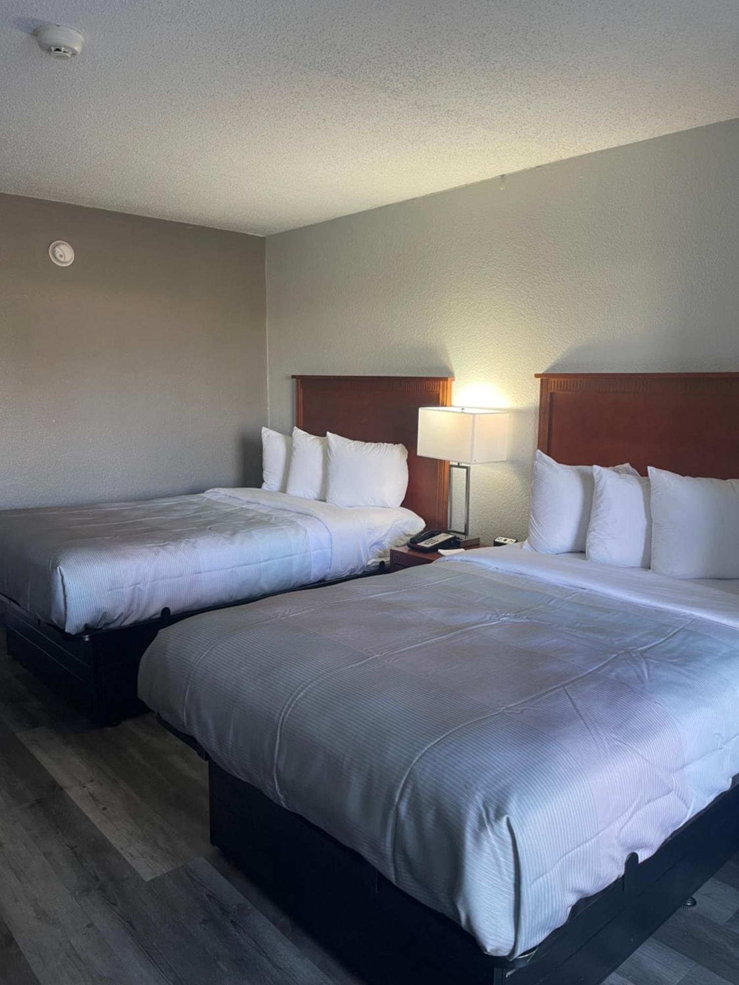 Quality Inn Fayetteville Near Fort Bragg Ngoại thất bức ảnh
