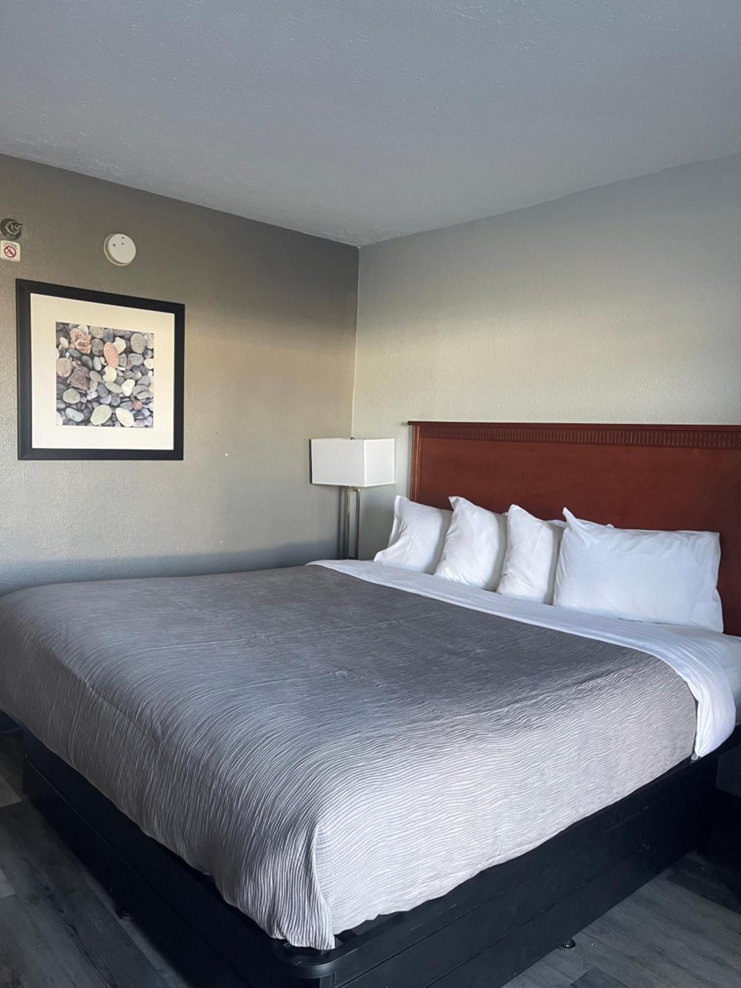 Quality Inn Fayetteville Near Fort Bragg Ngoại thất bức ảnh