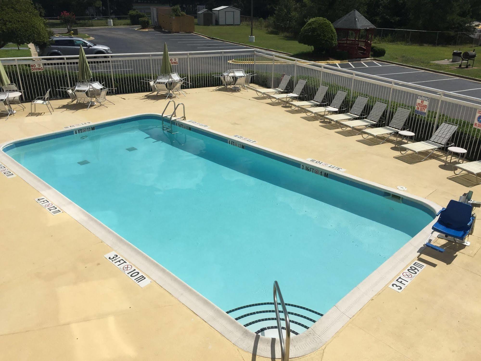 Quality Inn Fayetteville Near Fort Bragg Ngoại thất bức ảnh
