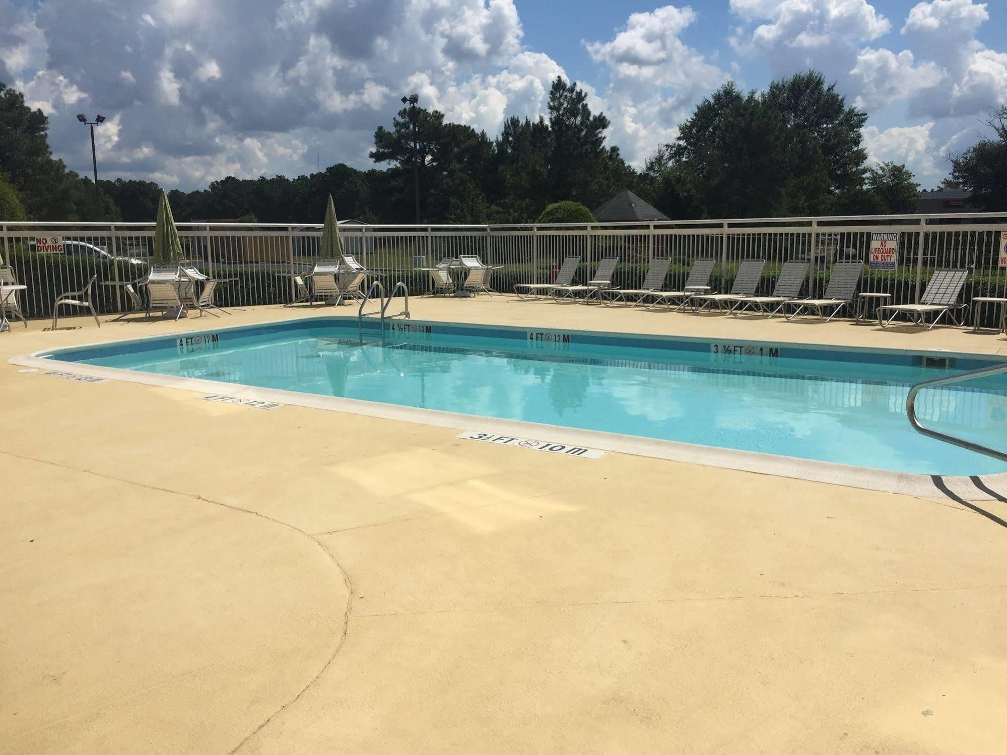 Quality Inn Fayetteville Near Fort Bragg Ngoại thất bức ảnh